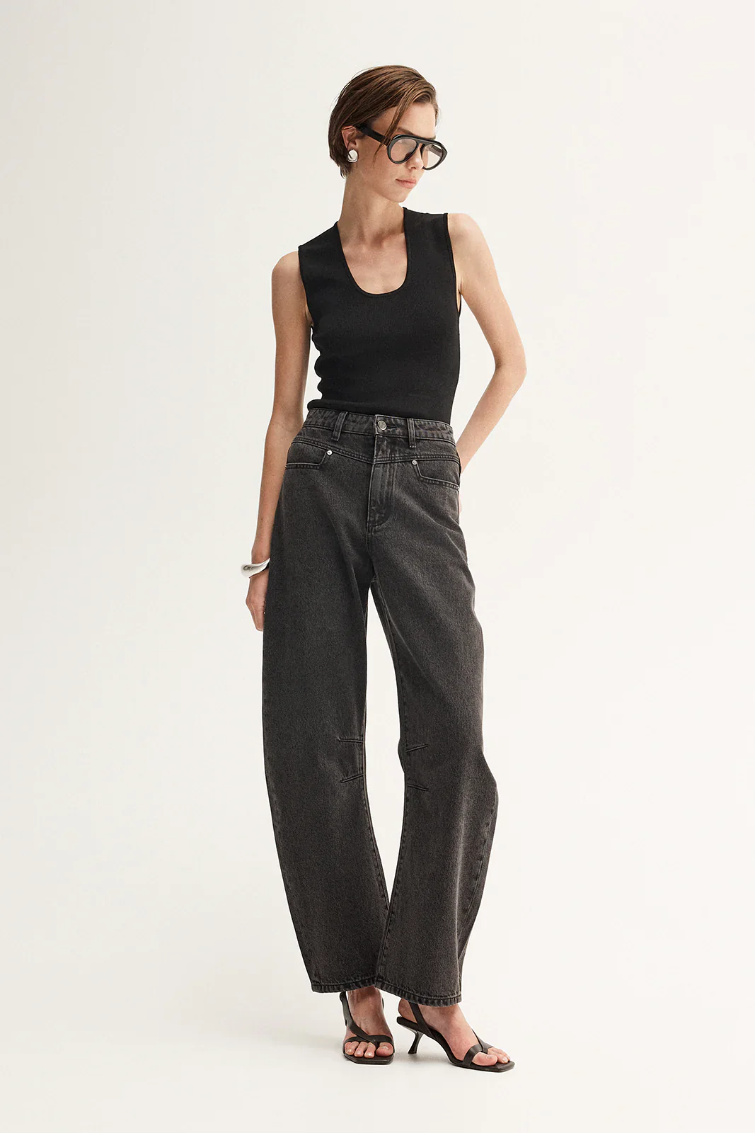 Chelsea Barrel Leg Jean in Black - Image 3