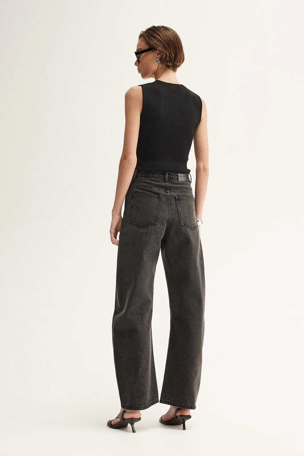 Chelsea Barrel Leg Jean in Black - Image 5