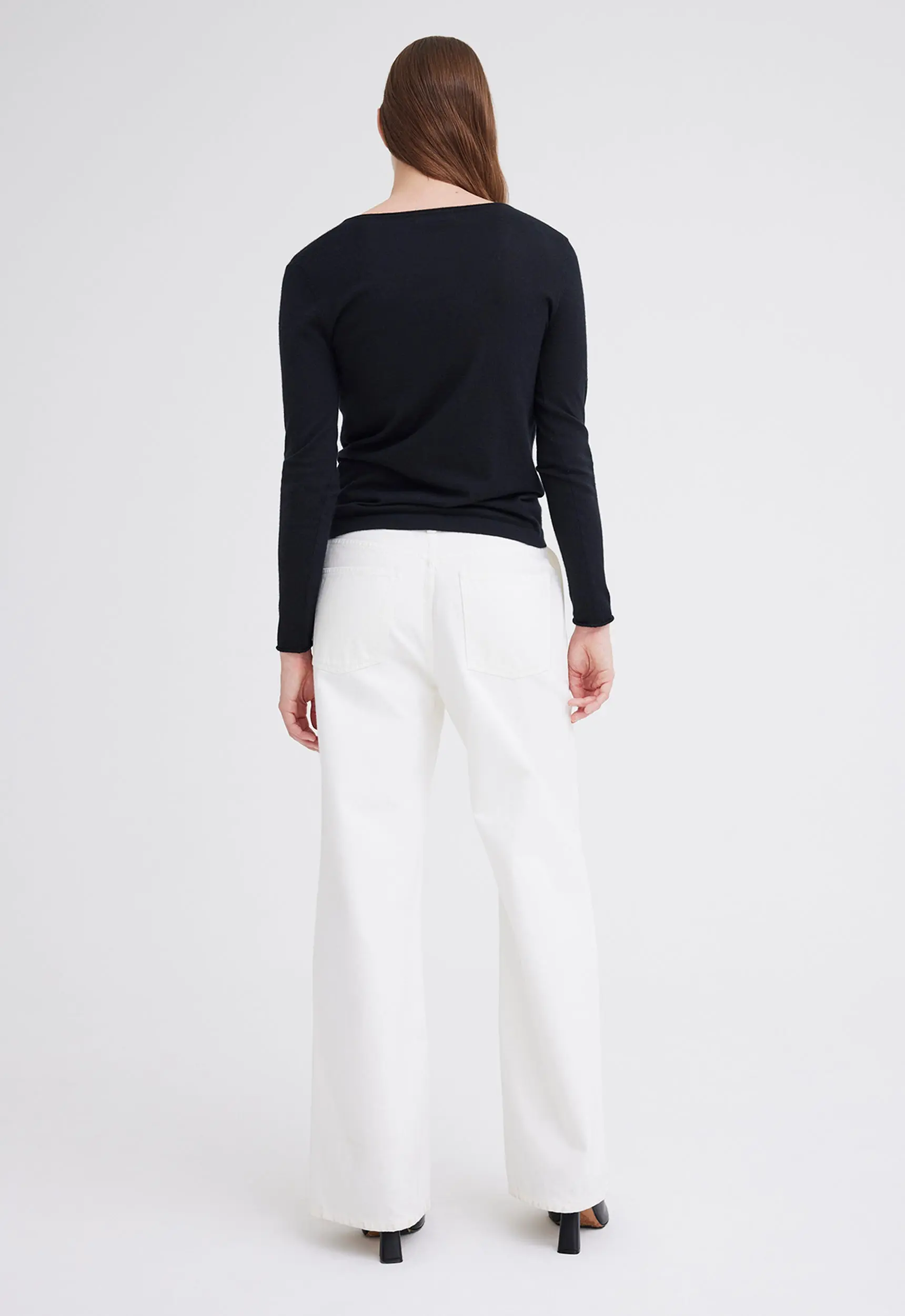 Elco Cashmere Sweater in Black - Image 4