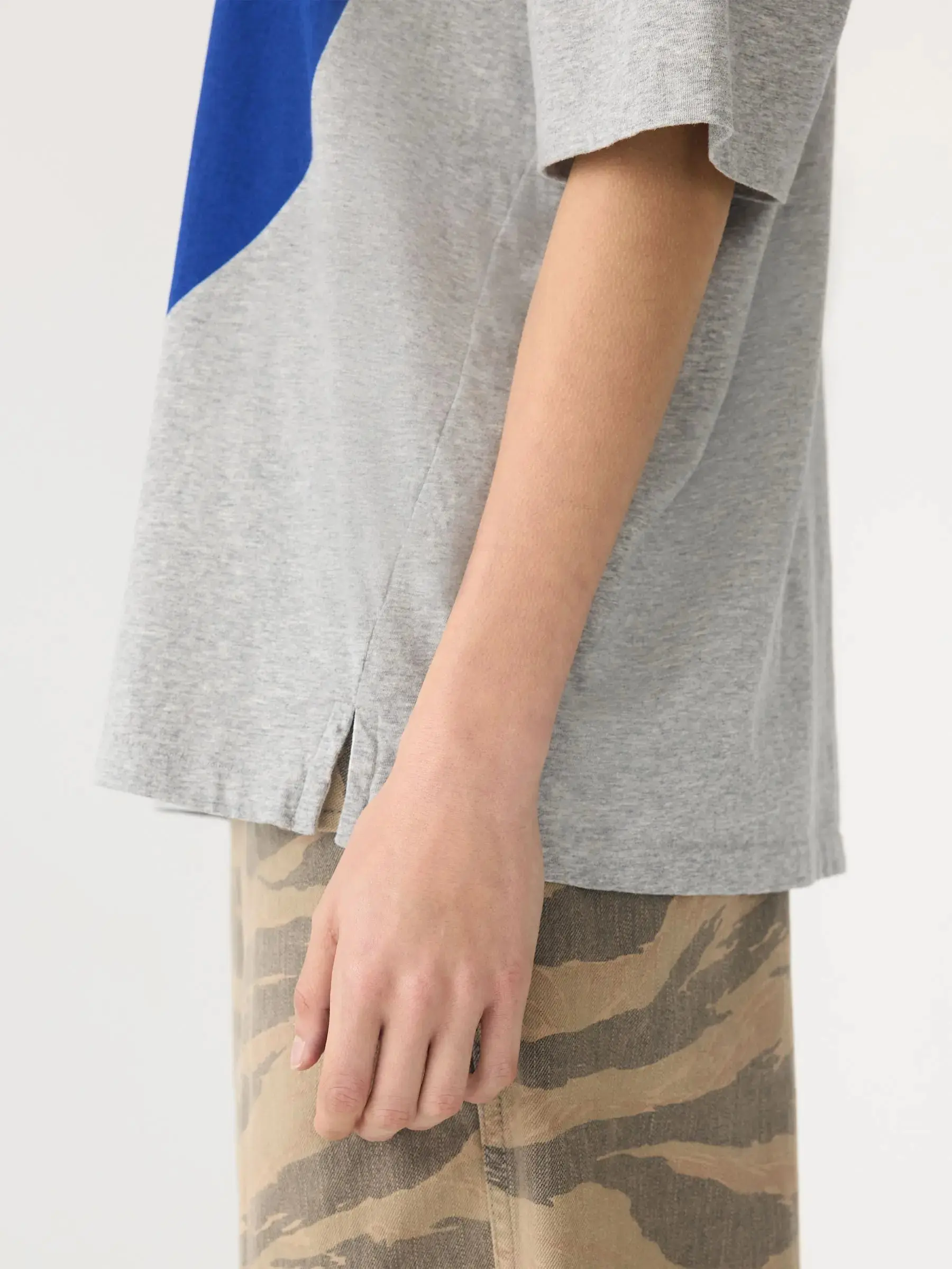 Slouch Dot Tee In Grey Marle Cobalt - Image 4