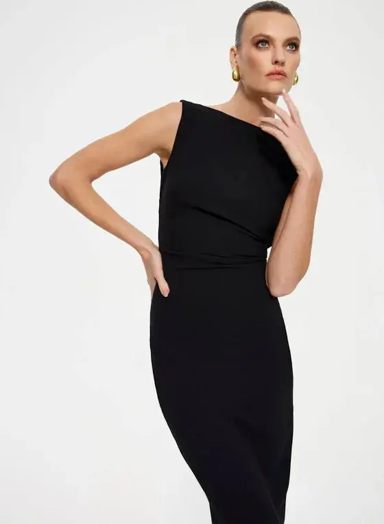 Verona Gown in Black - Image 3